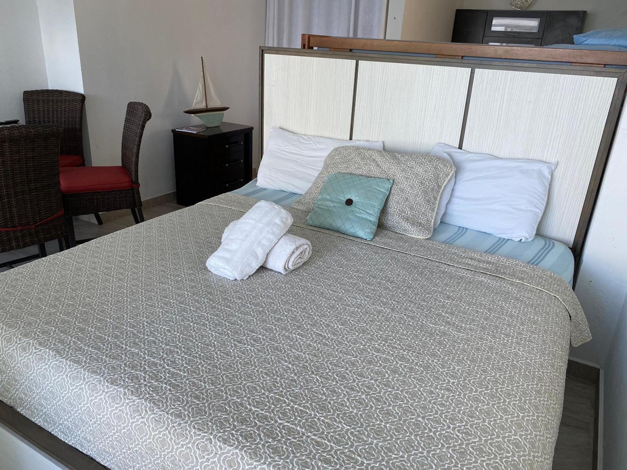 Apartament Ventana Al Atlantico At Arecibo 681 Ocean Drive Islote Pokój zdjęcie